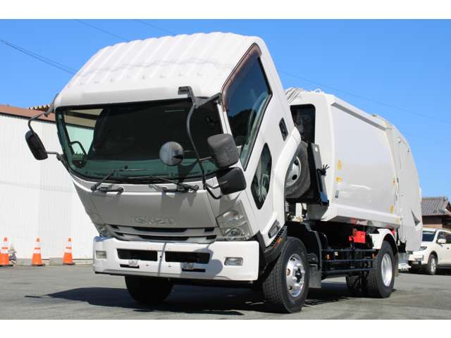 Isuzu Forward 9