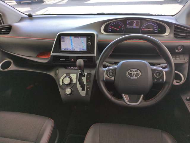 Toyota Sienta 12