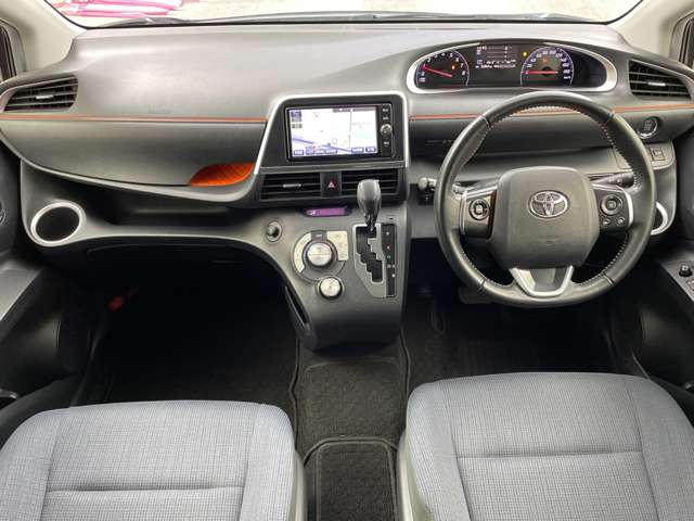 Toyota Sienta 8