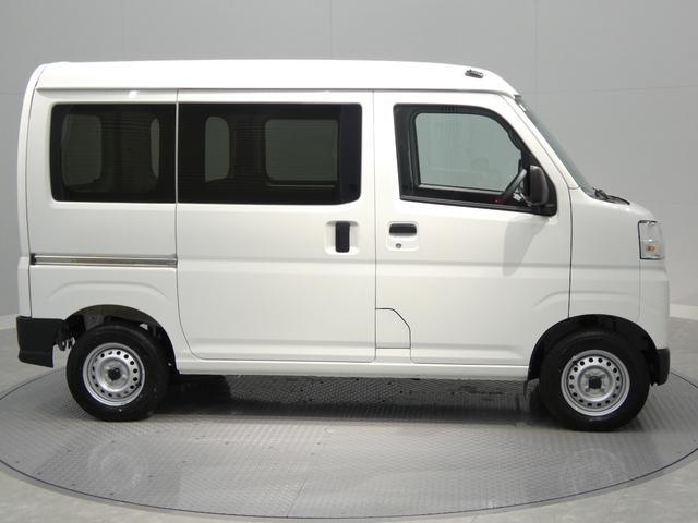 Daihatsu Hijet Cargo 4