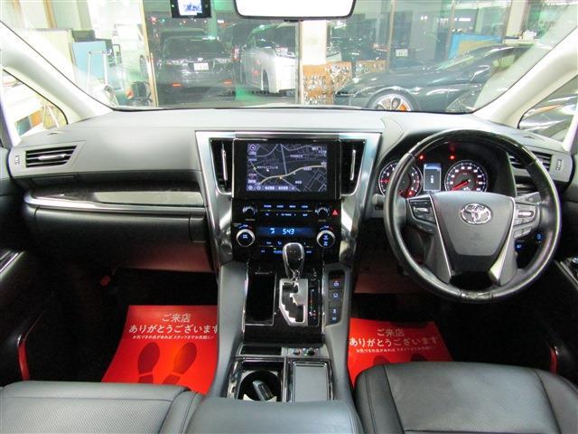 Toyota Alphard 6