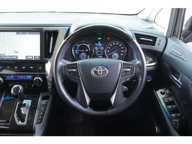 Toyota Alphard 8