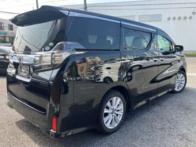 Toyota Vellfire 12