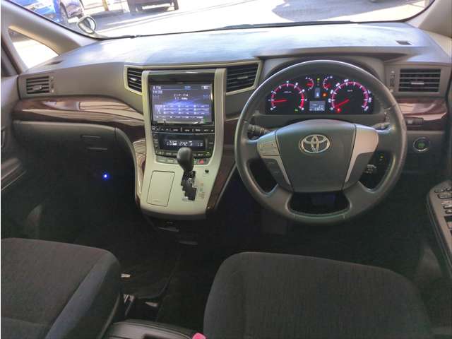 Toyota Alphard 12