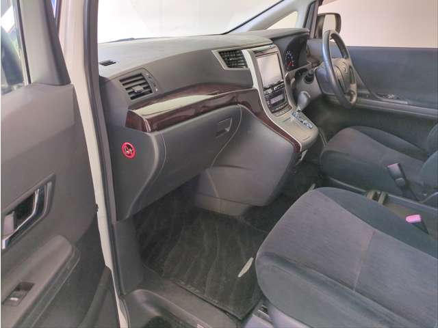 Toyota Alphard 8