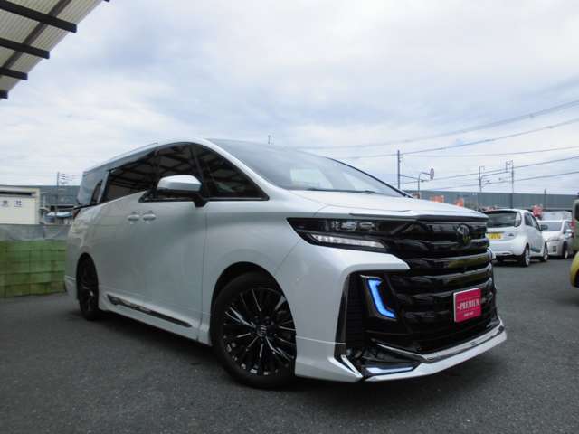 Toyota Vellfire 4