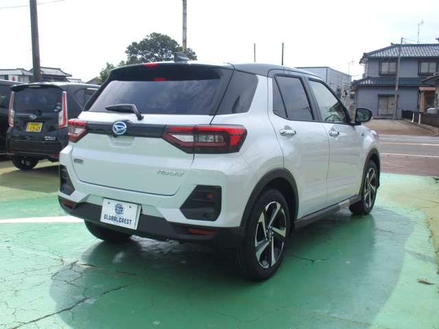 Daihatsu Rocky 5