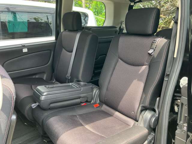Nissan Serena 11