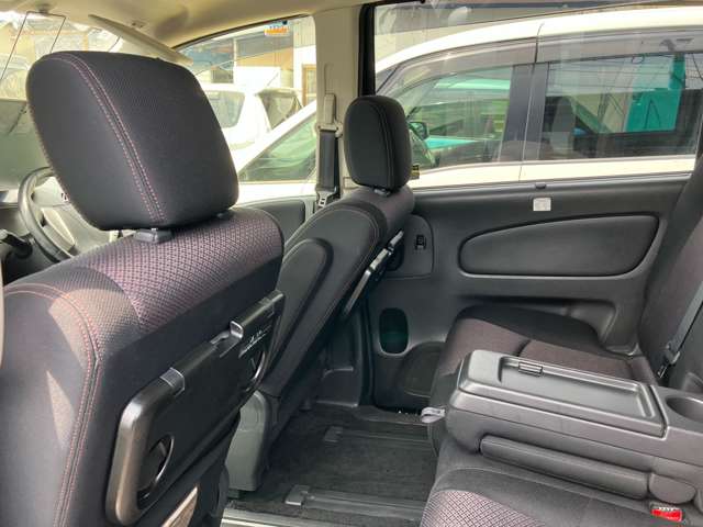 Nissan Serena 12