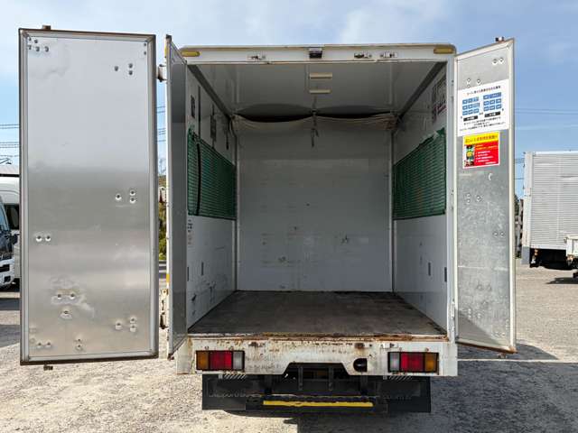 Isuzu Elf 12