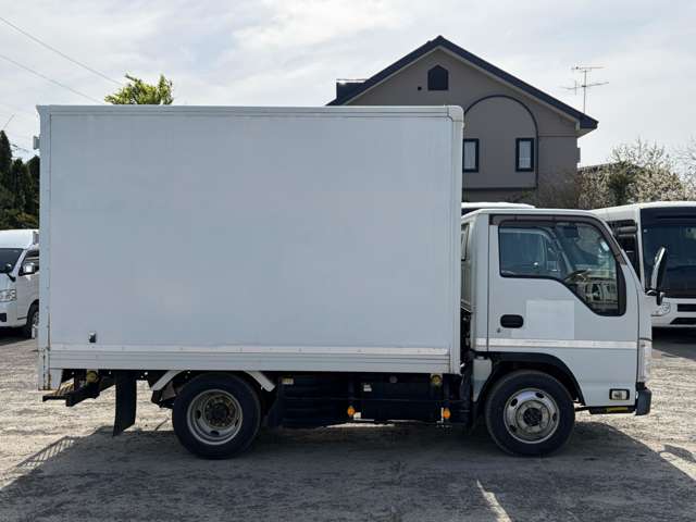Isuzu Elf 4