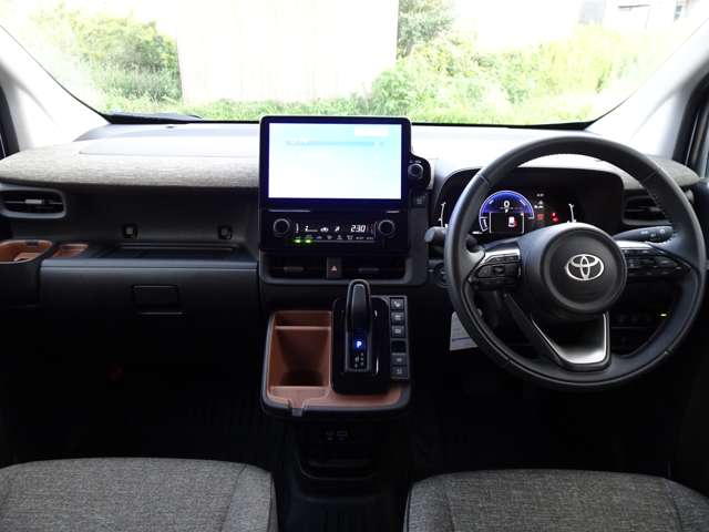 Toyota Sienta 2