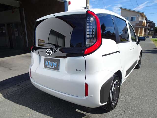 Toyota Sienta 8