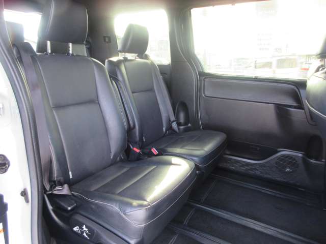 Toyota Esquire 12