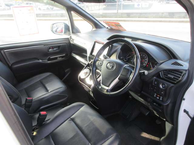 Toyota Esquire 10