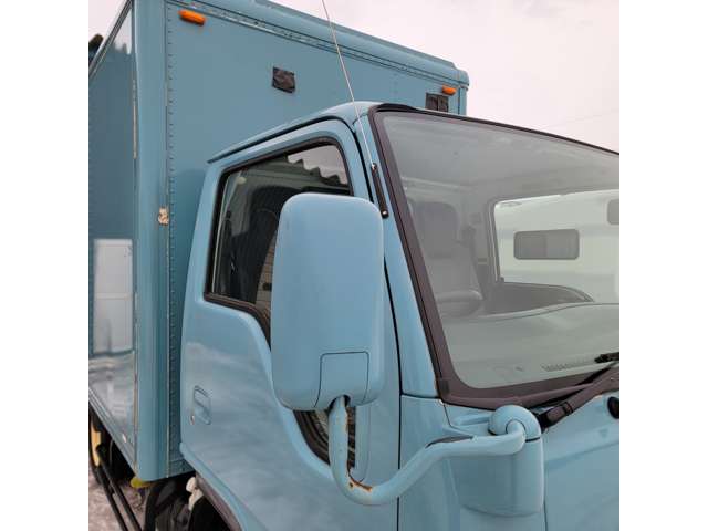Isuzu Elf 8
