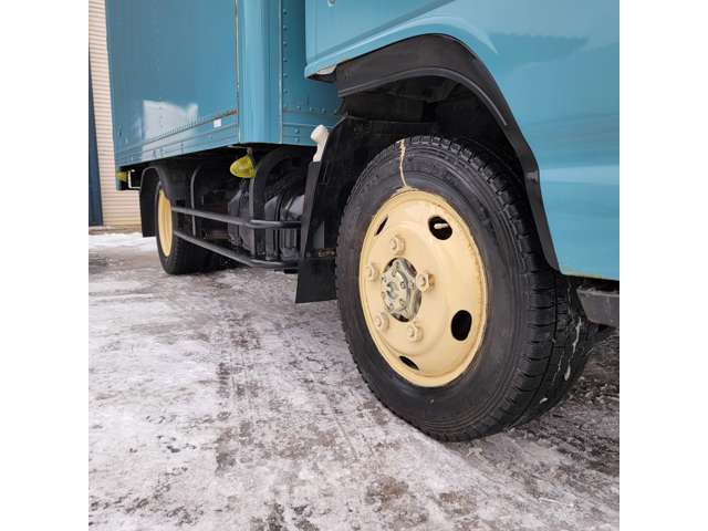 Isuzu Elf 9