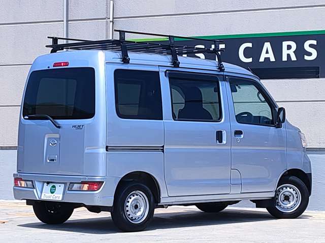 Daihatsu Hijet Cargo 11