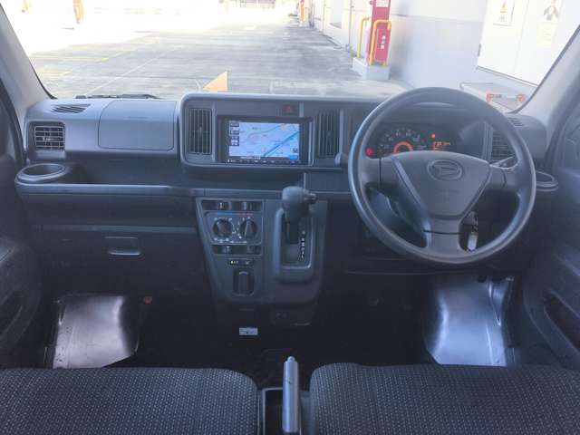 Daihatsu Hijet Cargo 6