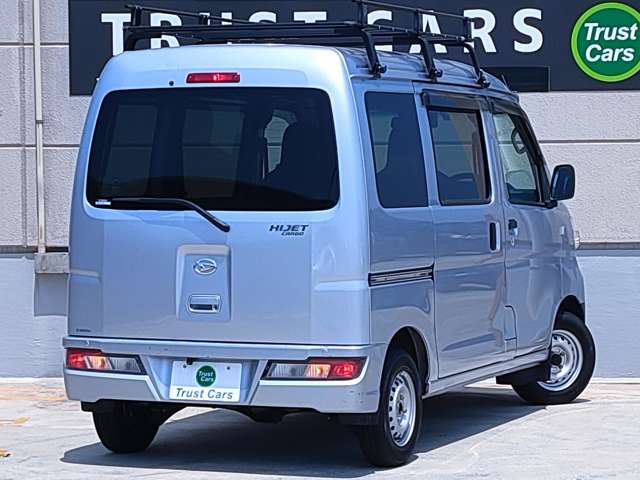 Daihatsu Hijet Cargo 7