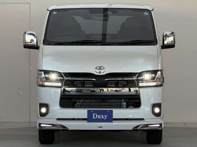 Toyota Hiace Van 4