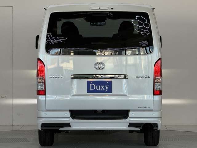 Toyota Hiace Van 5