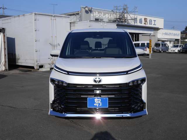 Toyota Voxy 11