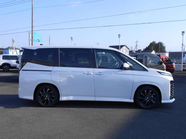 Toyota Voxy 10