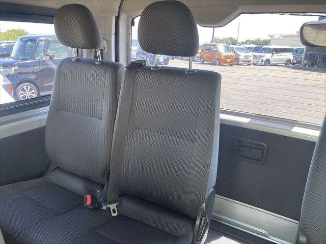 Toyota Hiace 12