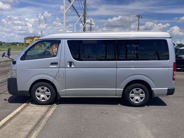 Toyota Hiace 6