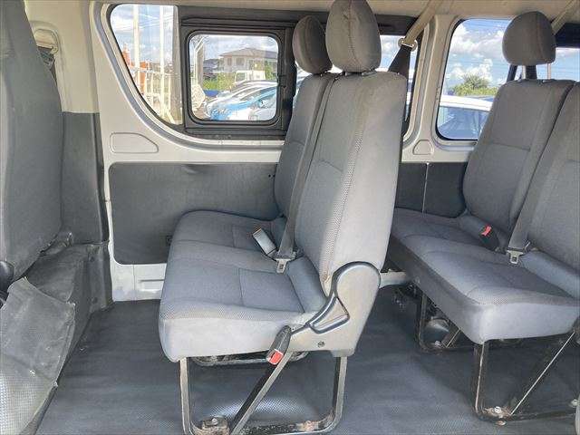 Toyota Hiace 10
