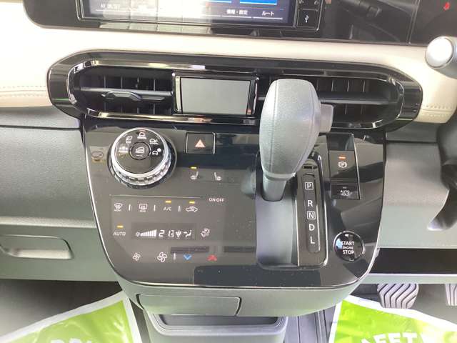 Mitsubishi Delica Mini 12