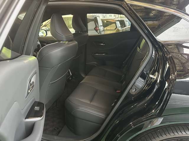 Toyota Crown Sport 6