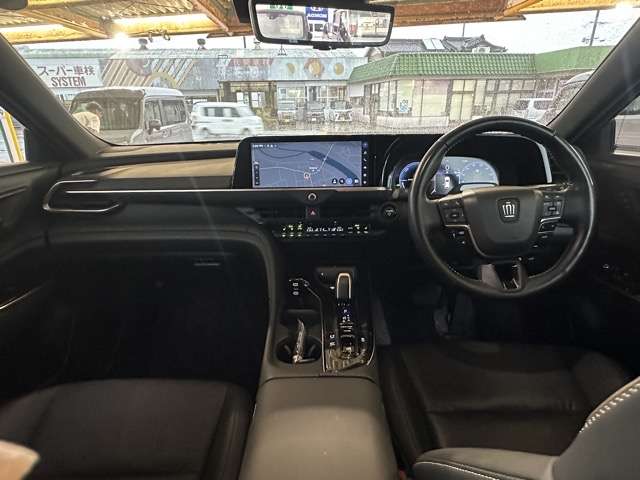 Toyota Crown Sport 7