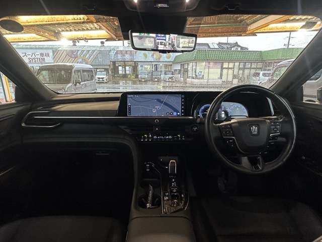 Toyota Crown Sport 8