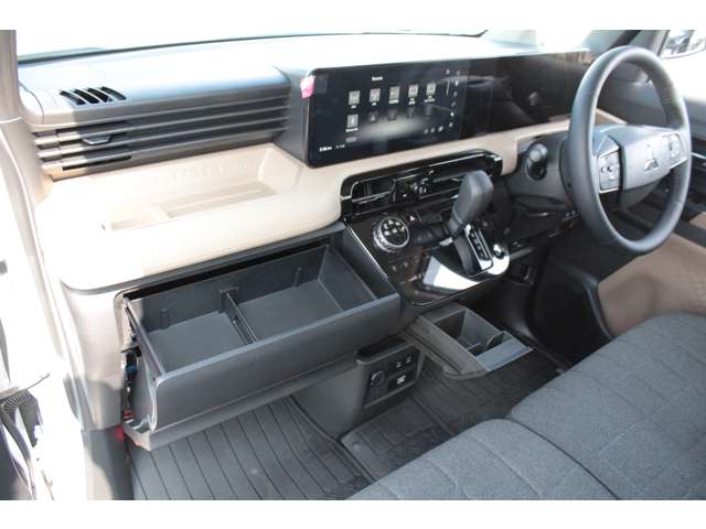 Mitsubishi Delica Mini 6