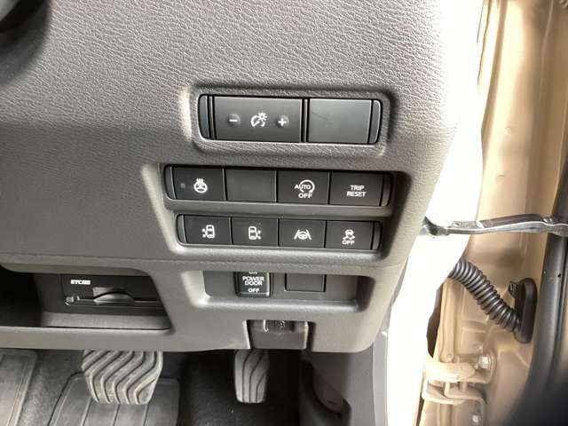 Mitsubishi Delica Mini 12