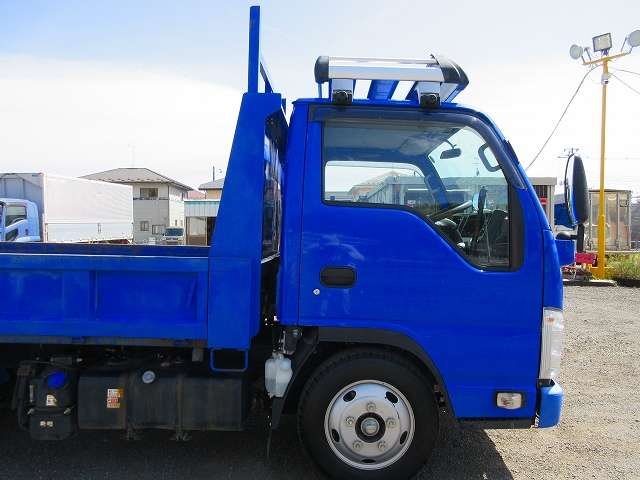 Isuzu Elf 11