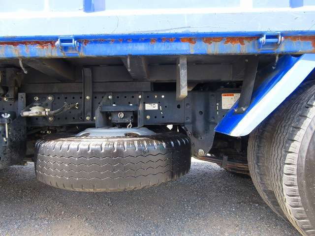 Isuzu Elf 8