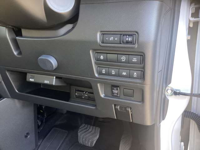 Mitsubishi Delica Mini 11