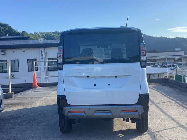 Mitsubishi Delica Mini 2