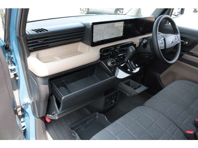 Mitsubishi Delica Mini 6