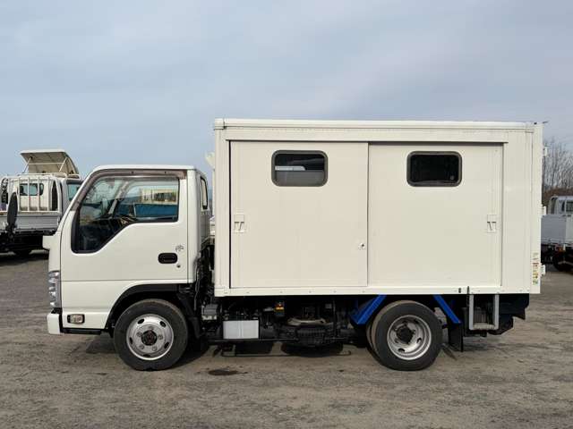 Isuzu Elf 8