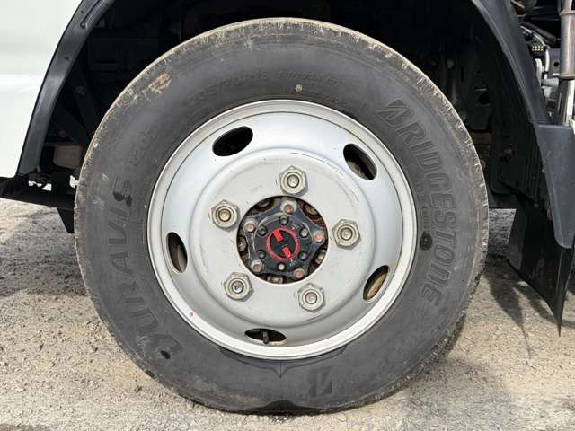 Isuzu Elf 9