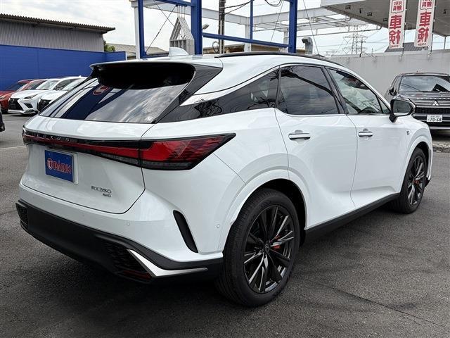 Lexus RX 9