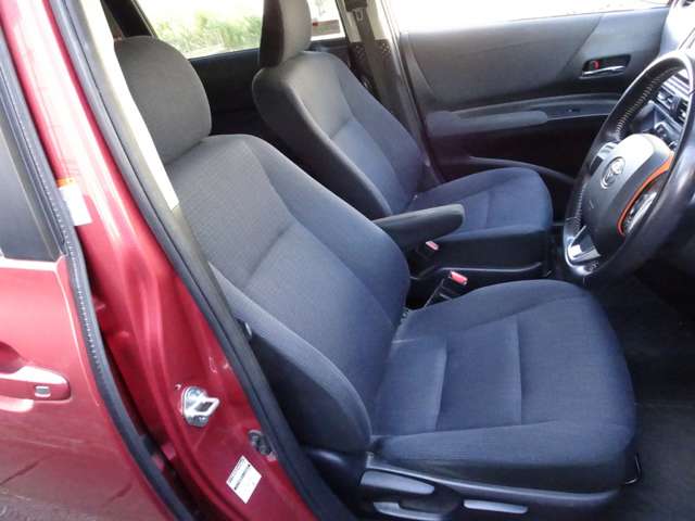 Toyota Sienta 12