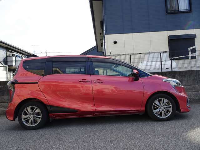 Toyota Sienta 9