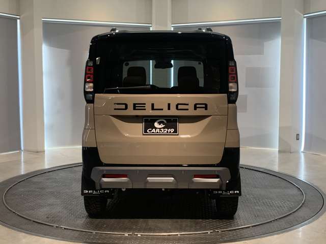 Mitsubishi Delica Mini 6