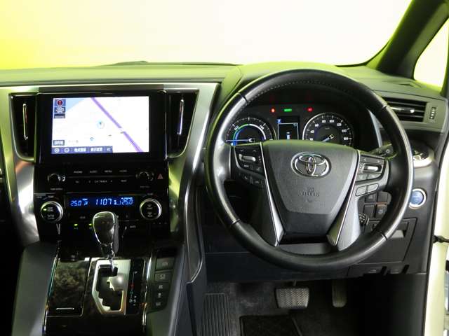 Toyota Vellfire 12