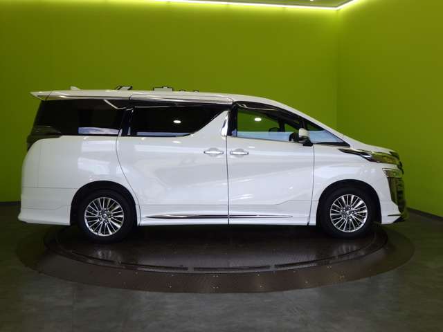 Toyota Vellfire 10